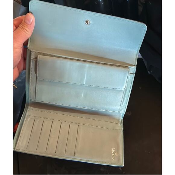 EUC , auth CHANEL electric Blue Wallet with Logo Accent - Picture 6 of 14